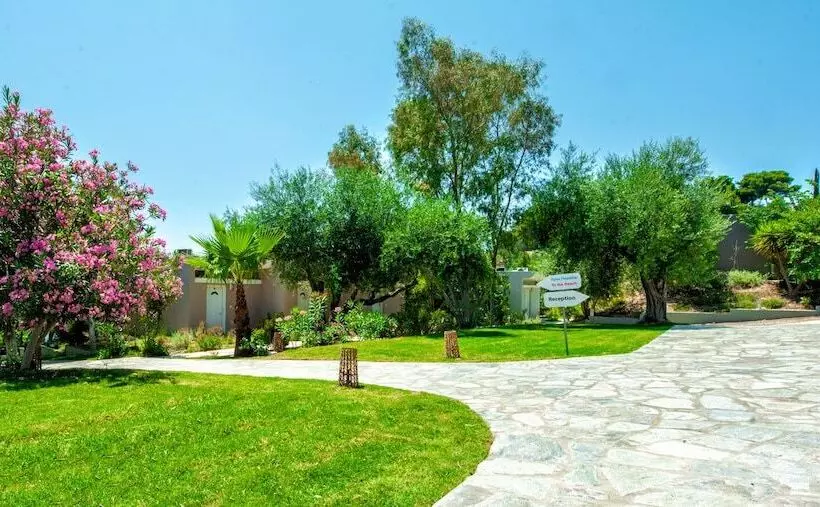 هتل Plataria Seaside Resort