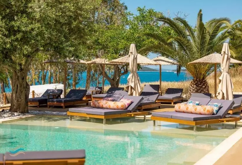 هتل Plataria Seaside Resort