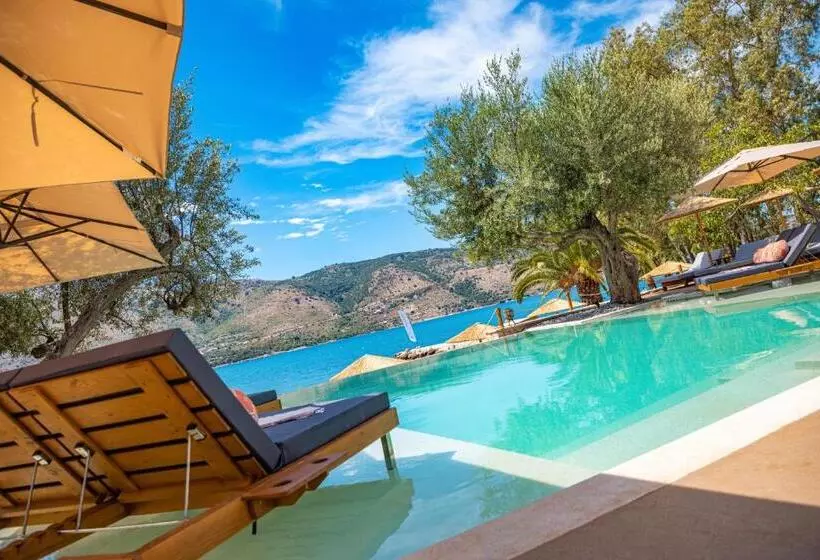 هتل Plataria Seaside Resort