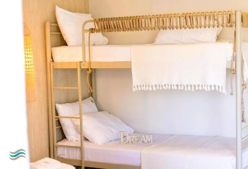 هتل Plataria Seaside Resort