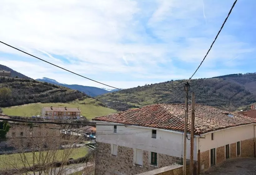 Hotelli Posada Hoyos De Iregua