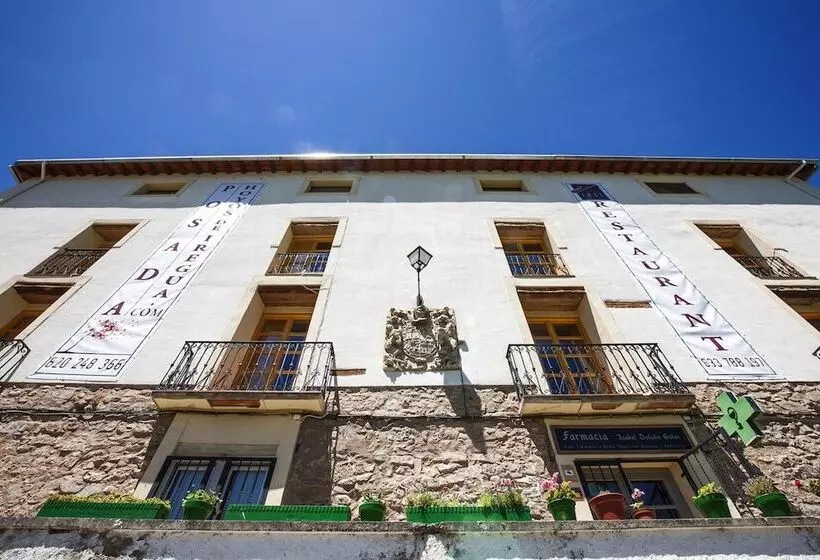 Hotelli Posada Hoyos De Iregua