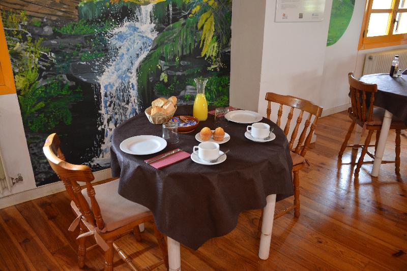 فندق Posada Hoyos De Iregua