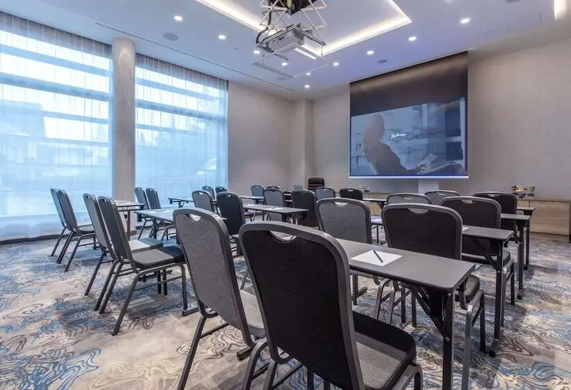 Radisson Blu Hotel & Residences