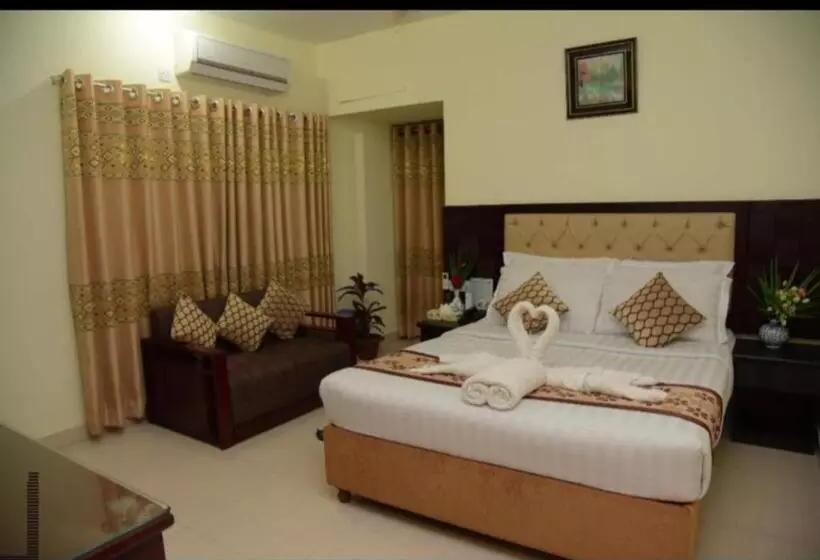 هتل Regal Palace