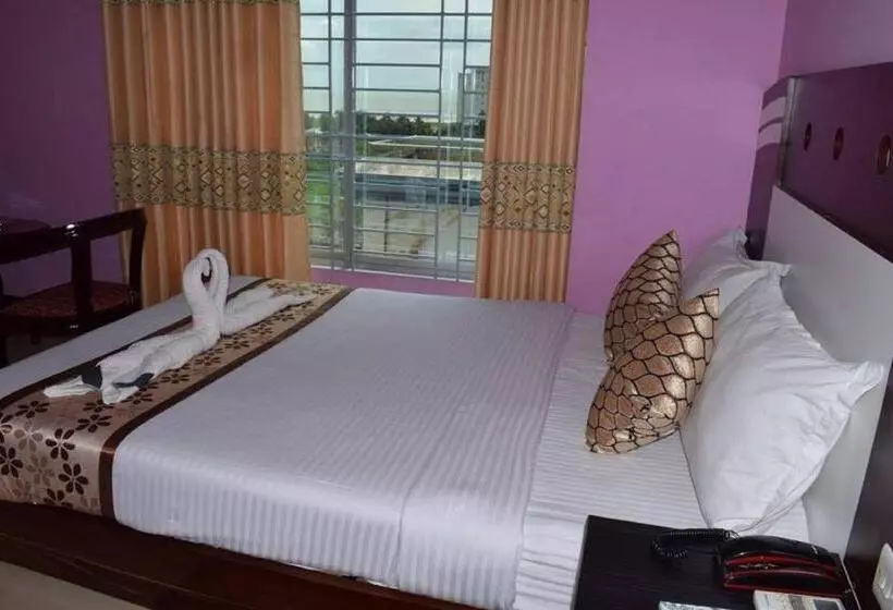 هتل Regal Palace