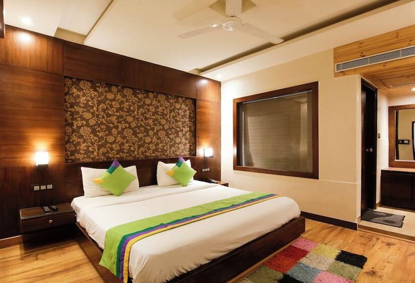 Hotel Treebo Punjabi Nature Residency, Near Faridabad Railway Station