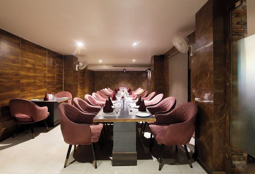 Hotel Treebo Punjabi Nature Residency, Near Faridabad Railway Station