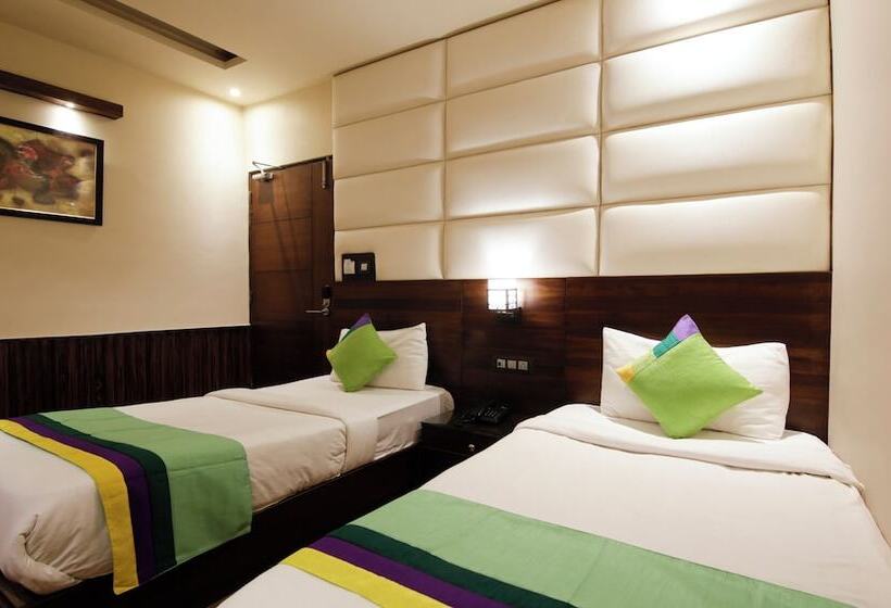 Hotel Treebo Punjabi Nature Residency, Near Faridabad Railway Station