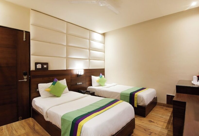 Hotel Treebo Punjabi Nature Residency, Near Faridabad Railway Station