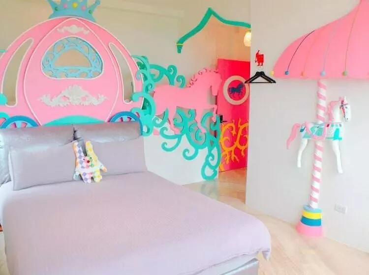 Li Chu Art Paternity B&b