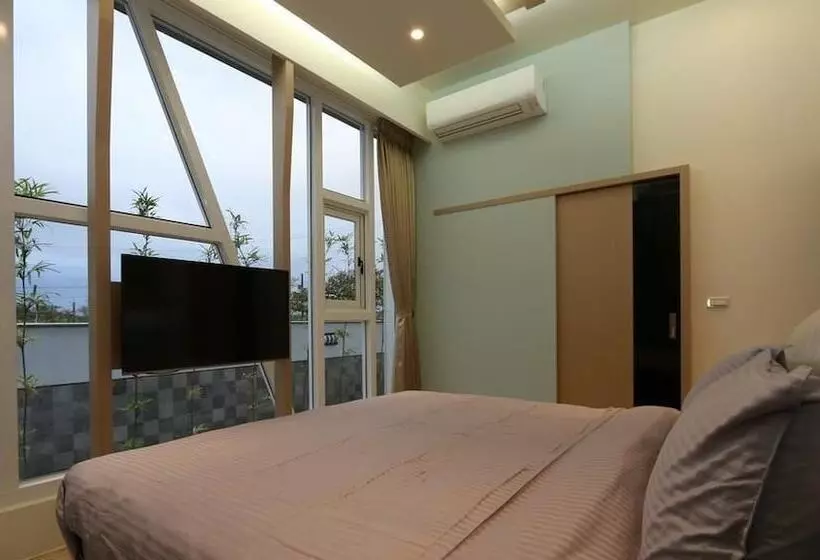 Li Chu Art Paternity B&b