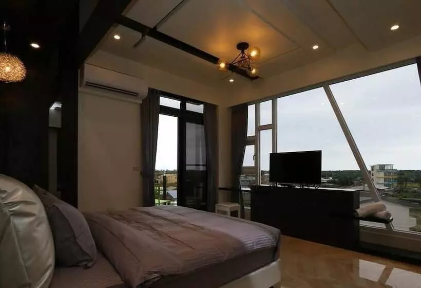 Li Chu Art Paternity B&b