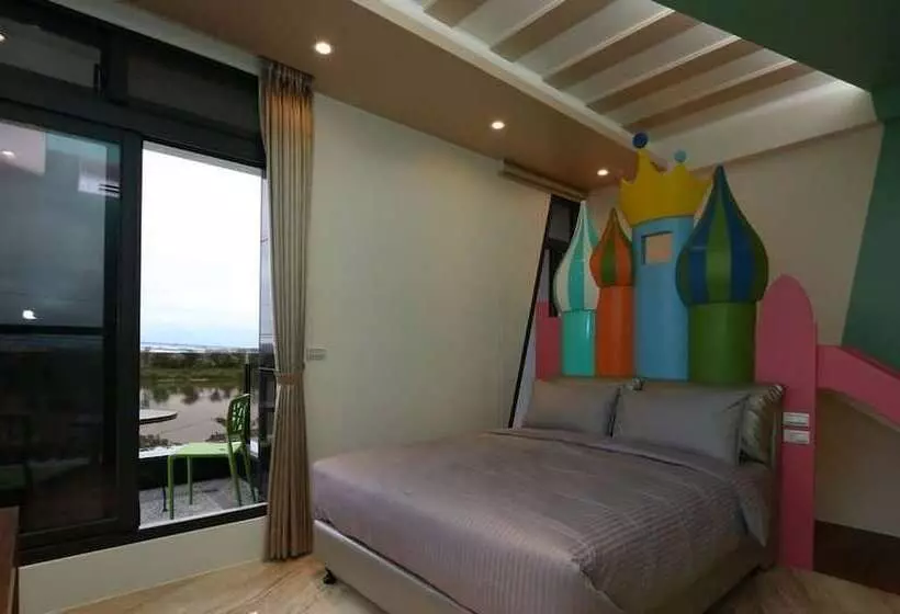 Li Chu Art Paternity B&b