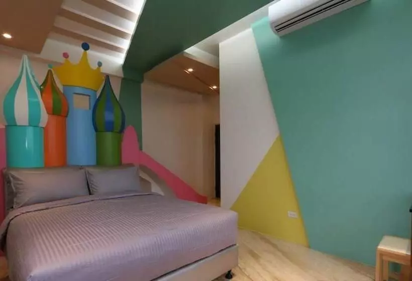 Li Chu Art Paternity B&b
