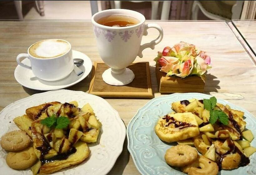 تختخواب و صبحانه Live For You