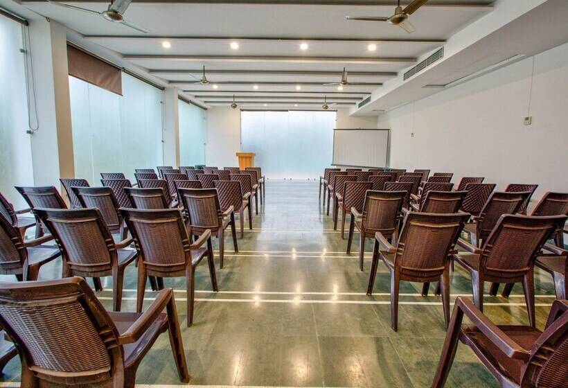 Palette The Cloyster Spa & Resort