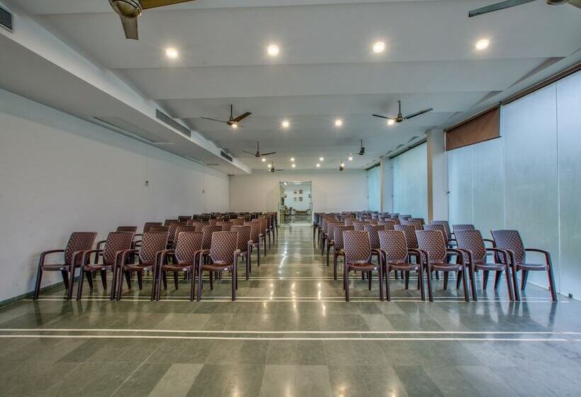 Palette The Cloyster Spa & Resort