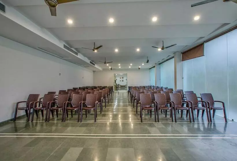 Palette   The Cloyster Spa & Resort