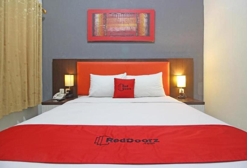 Hotel Reddoorz Plus Near Keraton Solo