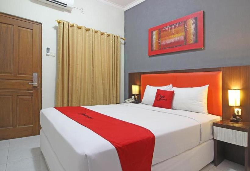 Hotel Reddoorz Plus Near Keraton Solo