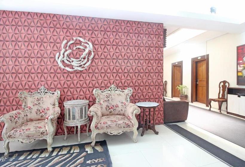 Hotel Reddoorz Plus Near Keraton Solo