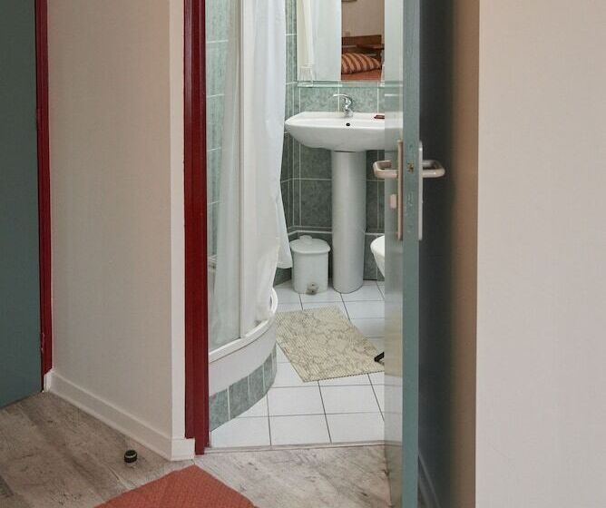 تختخواب و صبحانه Chambres D'hotes Du Colvert