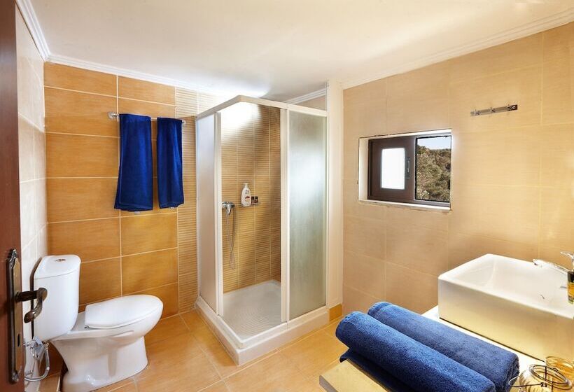 Discrete Villa Triopetra