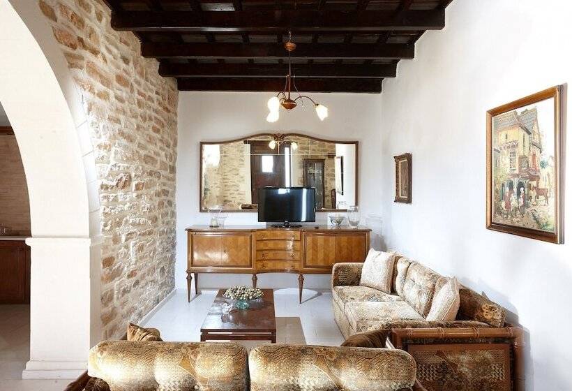 Discrete Villa Triopetra