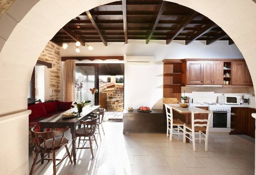 Discrete Villa Triopetra