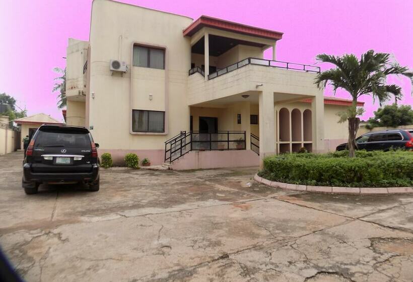 مسافرخانه Royal Green Guest House