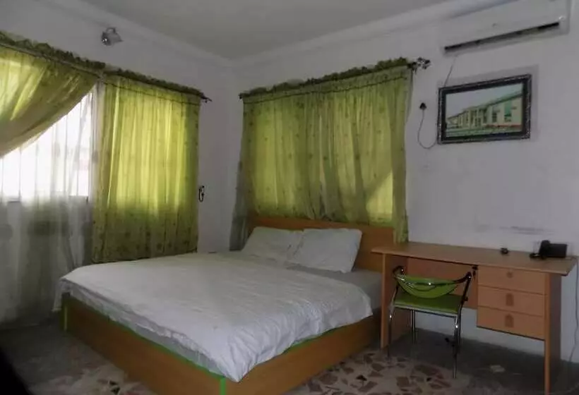 مسافرخانه Royal Green Guest House