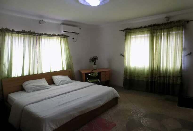 مسافرخانه Royal Green Guest House