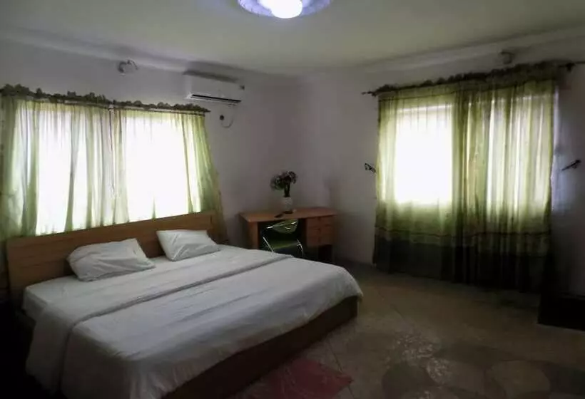 مسافرخانه Royal Green Guest House