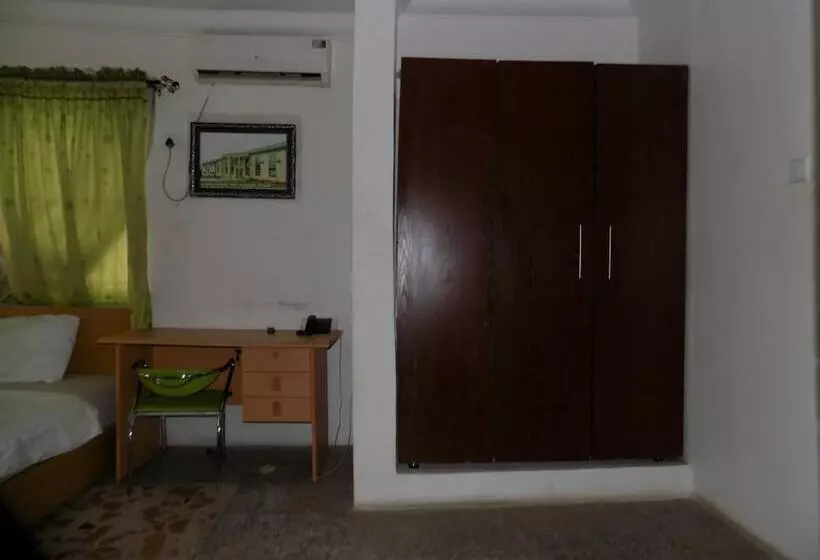 مسافرخانه Royal Green Guest House