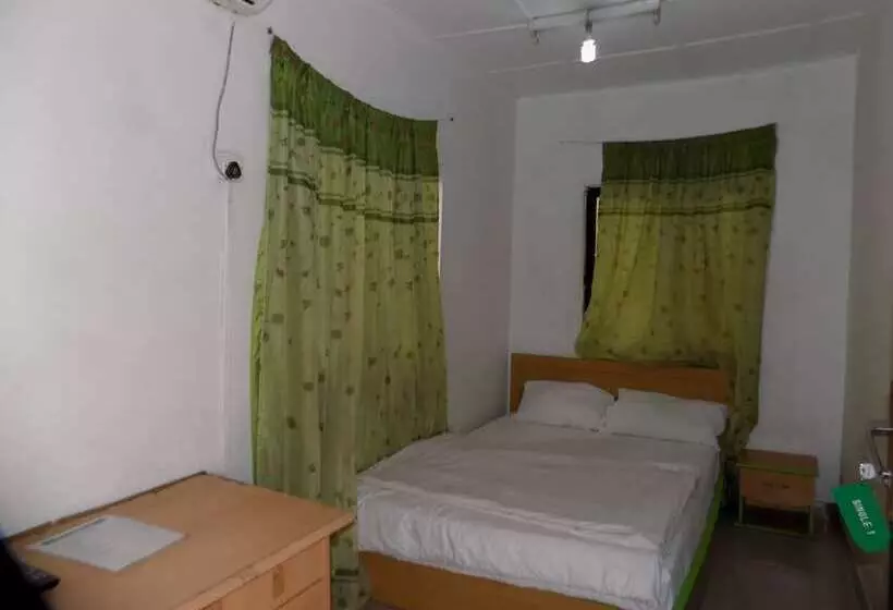 مسافرخانه Royal Green Guest House