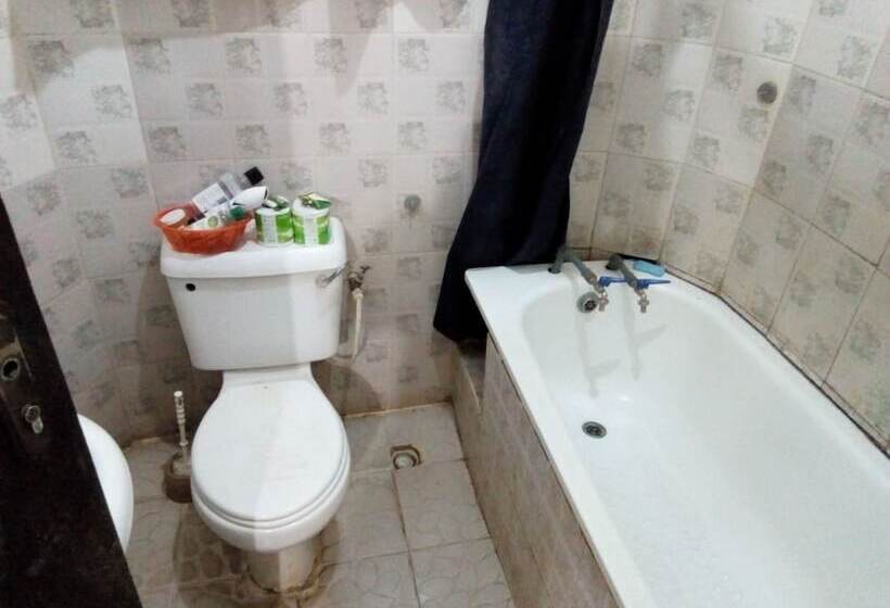 مسافرخانه Royal Green Guest House