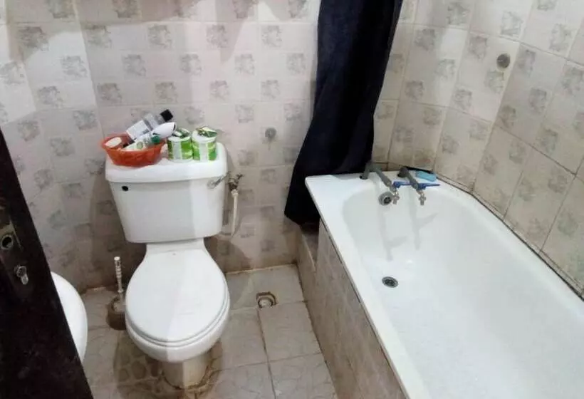 مسافرخانه Royal Green Guest House