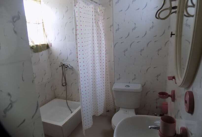 مسافرخانه Royal Green Guest House