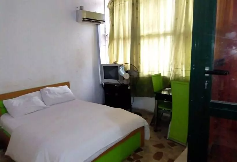 مسافرخانه Royal Green Guest House