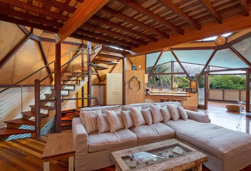 簡易ホテル The Dome House