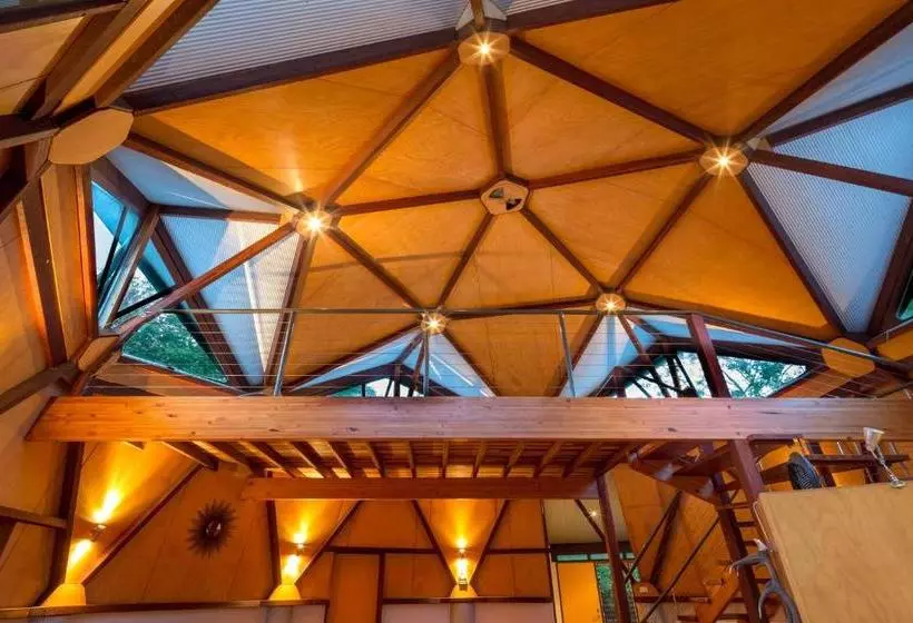 簡易ホテル The Dome House