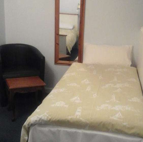 פונדק The Mariner Guest House