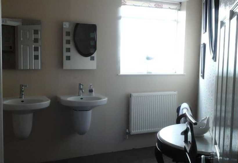 פונדק The Mariner Guest House