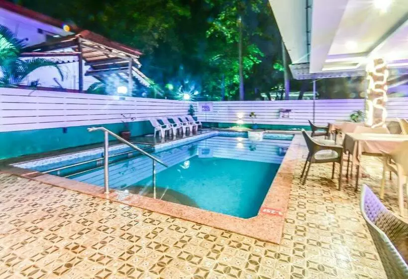 ホテル De Falcon Goa Beach Resort