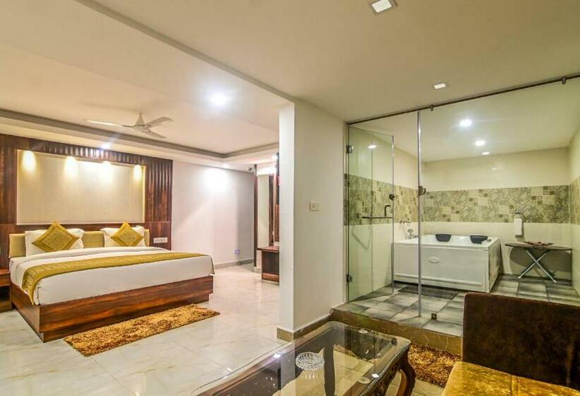 בית מלון כפרי De Falcon Goa Beach Resort