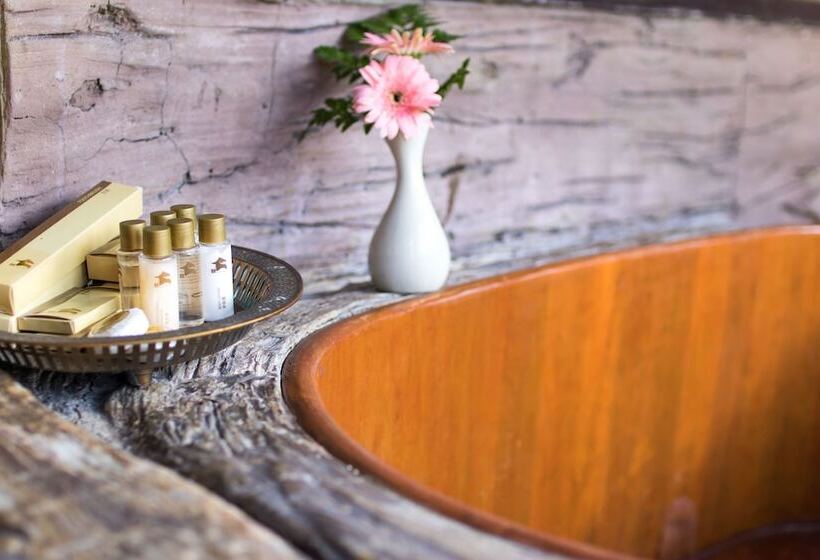 בית מלון כפרי E Outfitting Valley Resort