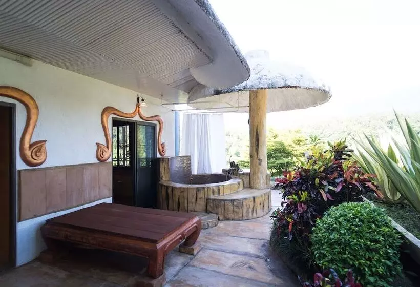 هتل E Outfitting Valley Resort
