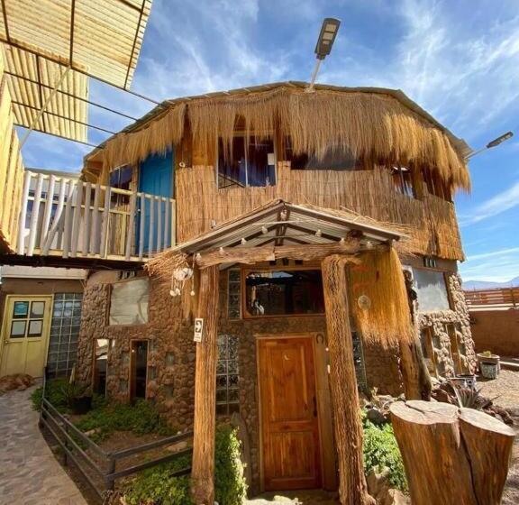 בית מלון כפרי Ecoluna Lodge   Hostel