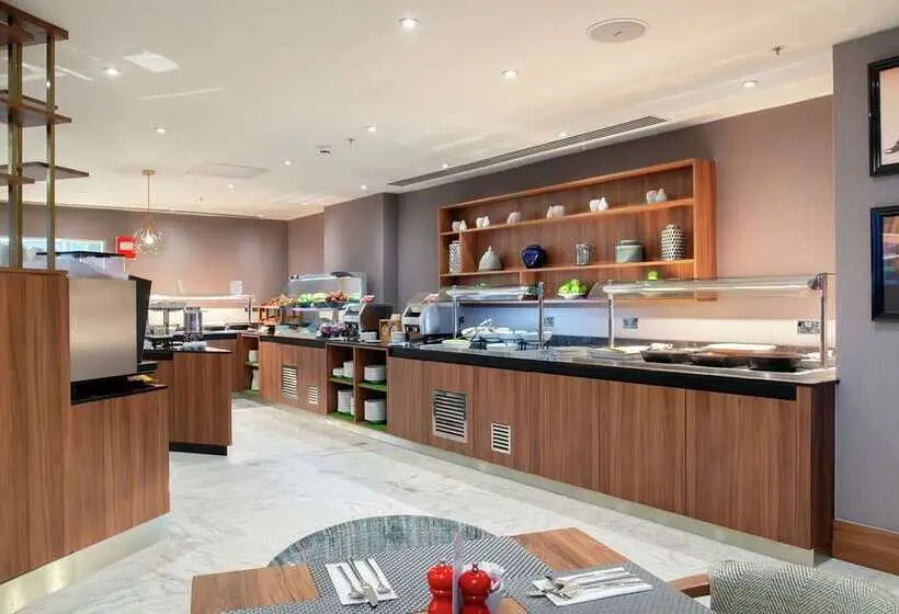 هتل Hilton Garden Inn London Heathrow Terminal 2 And 3